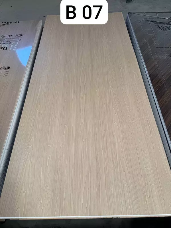  Декоративные панели из ПВХ размером 1220 мм х 2800 мм B 07 - 