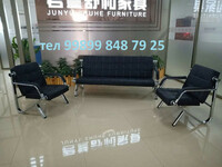 Офисный диван с двумя креслами в комплекте