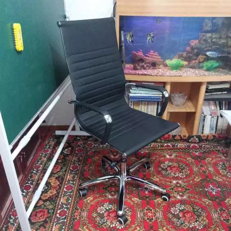 Офисное кресло