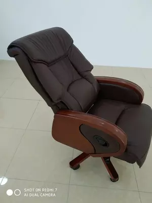 Офисное кресло Коричневого цвета