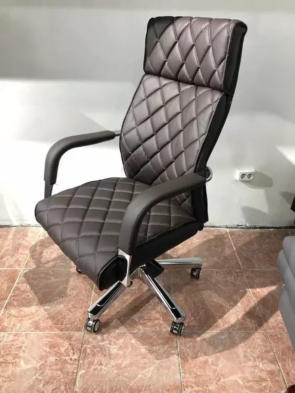 Офисное кресло Шоколадного оттенка