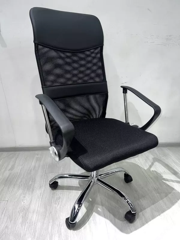 Офисное кресло