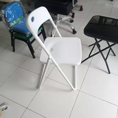 Buklanadigan stul (piknik va sayohatlar uchun)