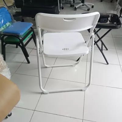 Buklanadigan stul (piknik va sayohatlar uchun)