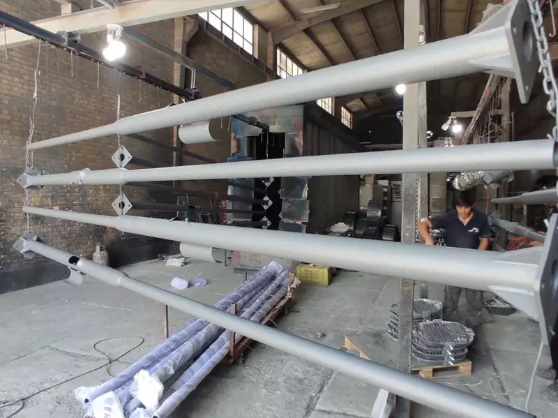 Park va ko'cha chiroqlarini qo'llab-quvvatlaydi