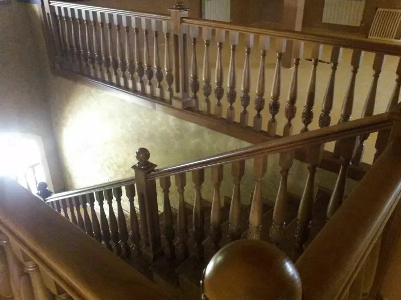 Yog'och zinapoya Art 007 - 700 000 so'mdan