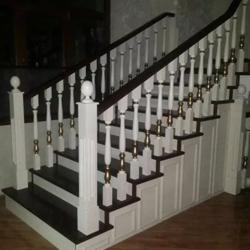 Yog'och zinapoya Art 012