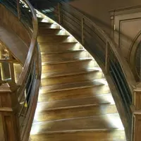 Yog'och zinapoya Art 018