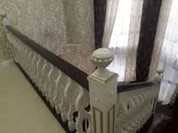 Деревянная лестница Арт 027