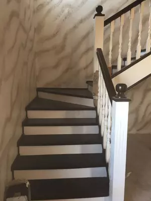 Деревянная лестница Арт 028