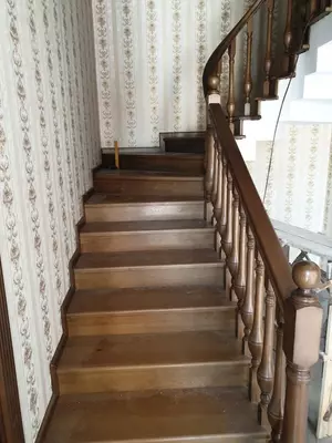 Деревянная лестница Арт 058