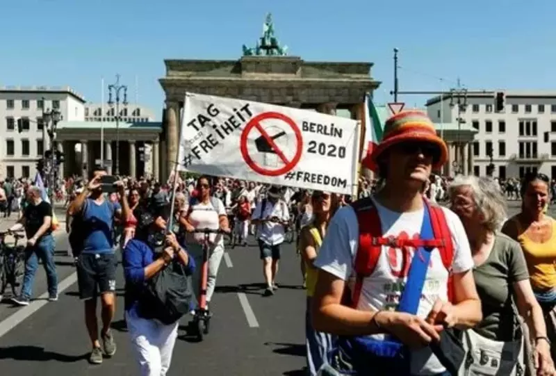 Коронавирус в мире: в Дании снимают все ограничения, в США невакцинированному пациенту отказали в пересадке сердца