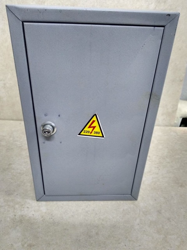 шкаф металлический 110х200х330