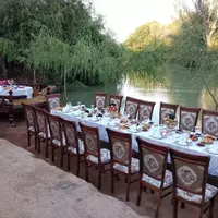 30 so'mdan Bayram va tadbirlar uchun stol va stullarni ijaraga oling va ijaraga oling