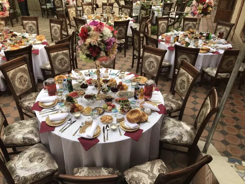 Bayram va tadbirlar uchun stol va stullarni ijaraga oling va ijaraga oling - event.rent.ko'rkam