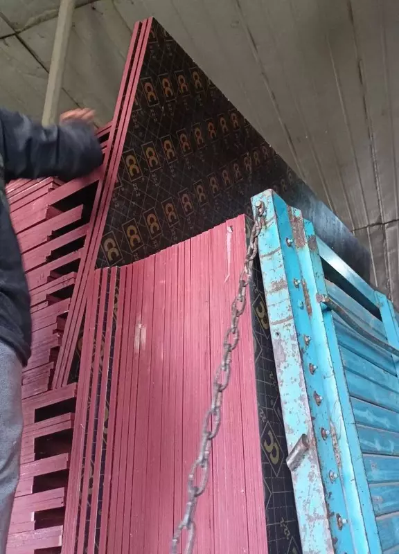   Xitoy 1220x2440x18mm qolip uchun laminatlangan kontrplak