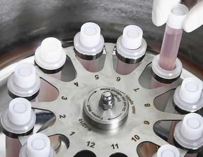 Центрифуга лабораторная с охлаждением LMC-4200R