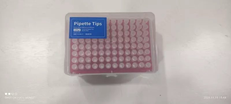 TP-100-C-F Наконечники в штативе