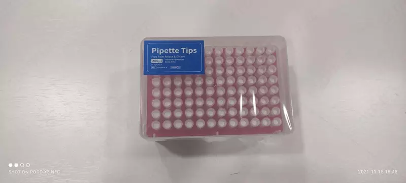 TP-200-C-F Наконечники в штативе