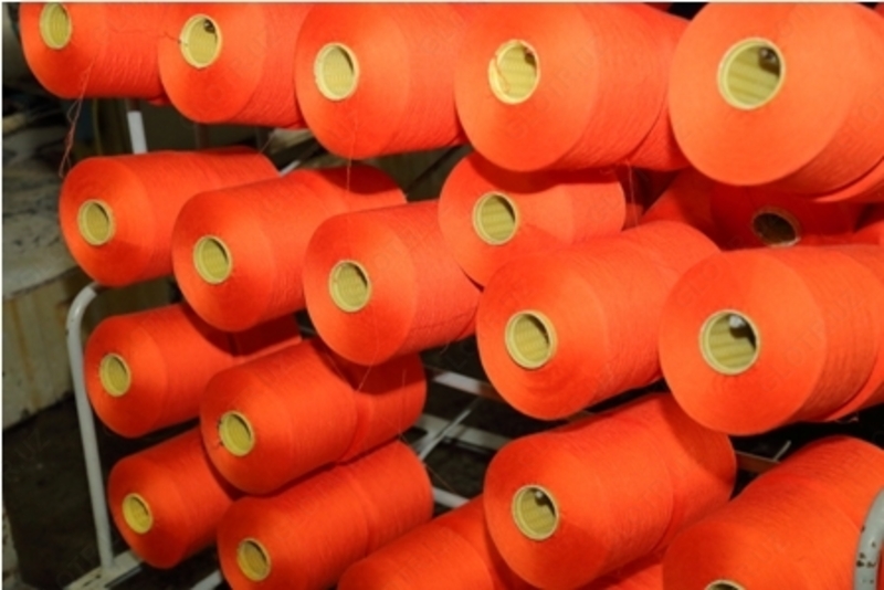 Viskoz / Polyester bo'yalgan aralash ip