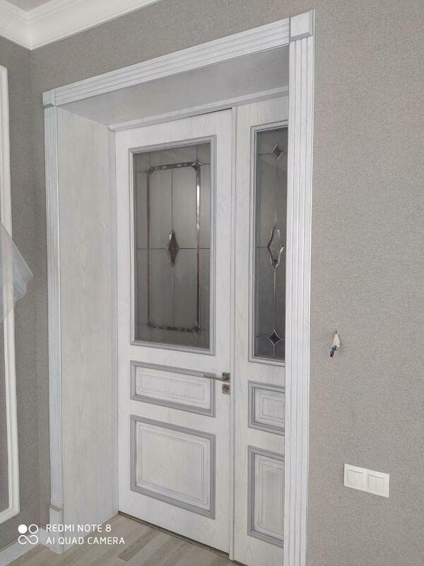 Белая дверь для дома