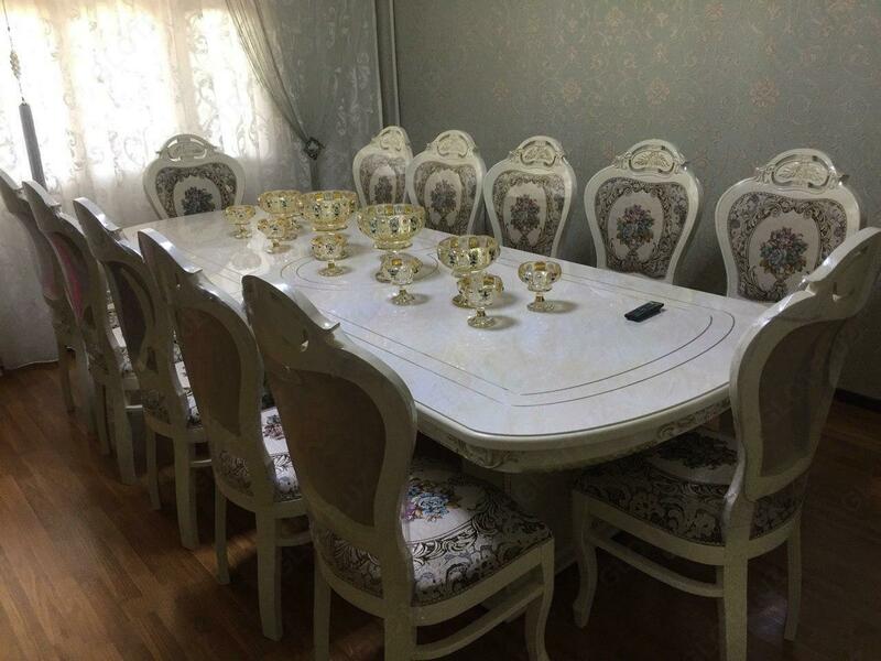 Комплект стол и 12 стульев на заказ