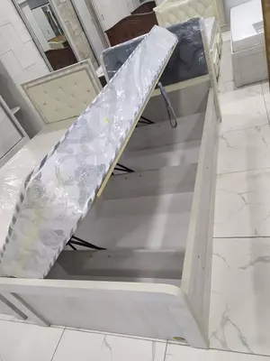 Кровать односпальная с механизмом сундук