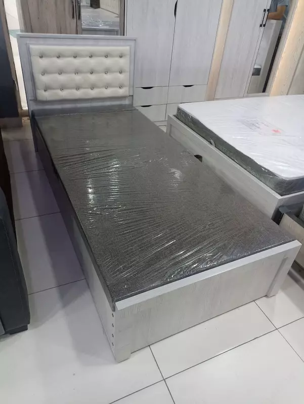 Кровать с механизмом сундук