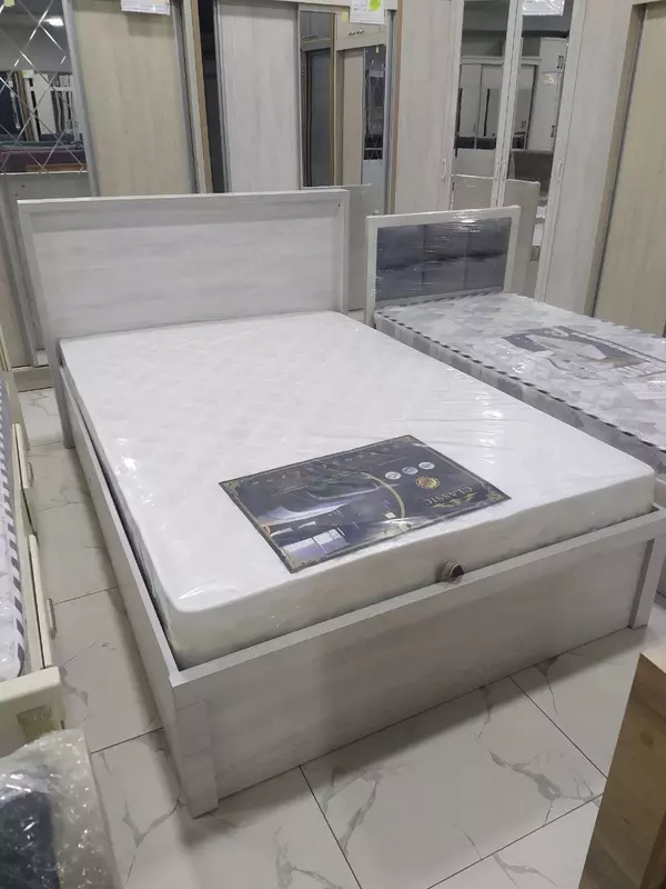 Кровать полуторка с подьемным механизмом