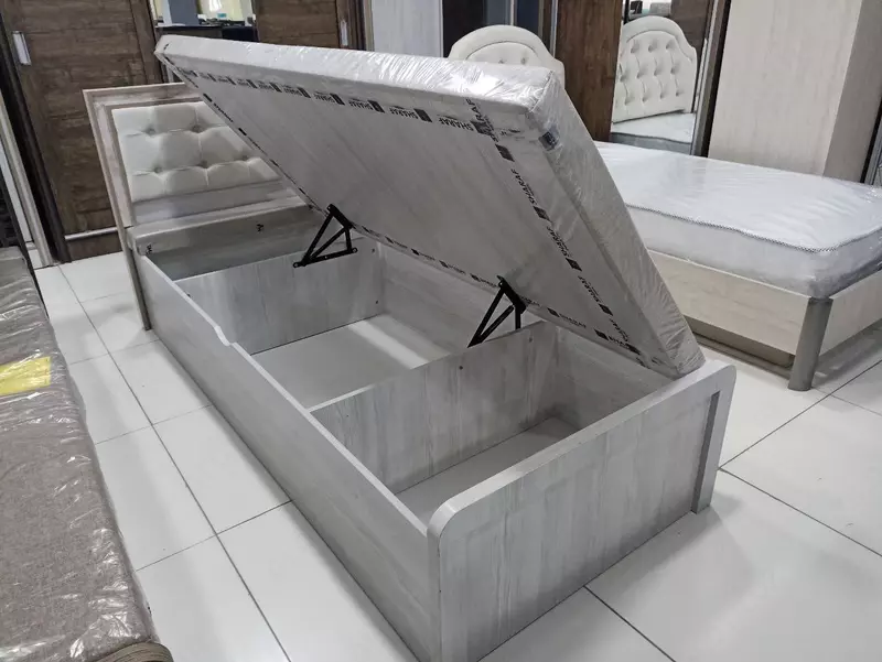 Кровать с механизмом сундук