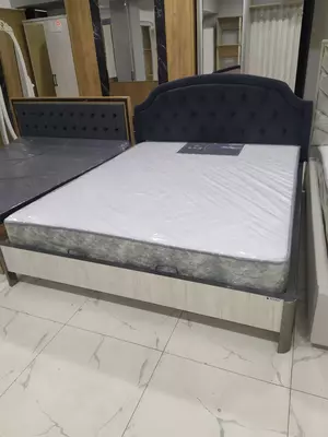 двухспальная кровать с подьемным механизмом