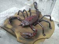 Скульптура скорпиона