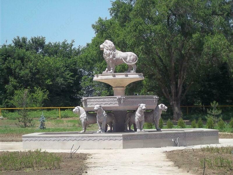 Фонтан со львами