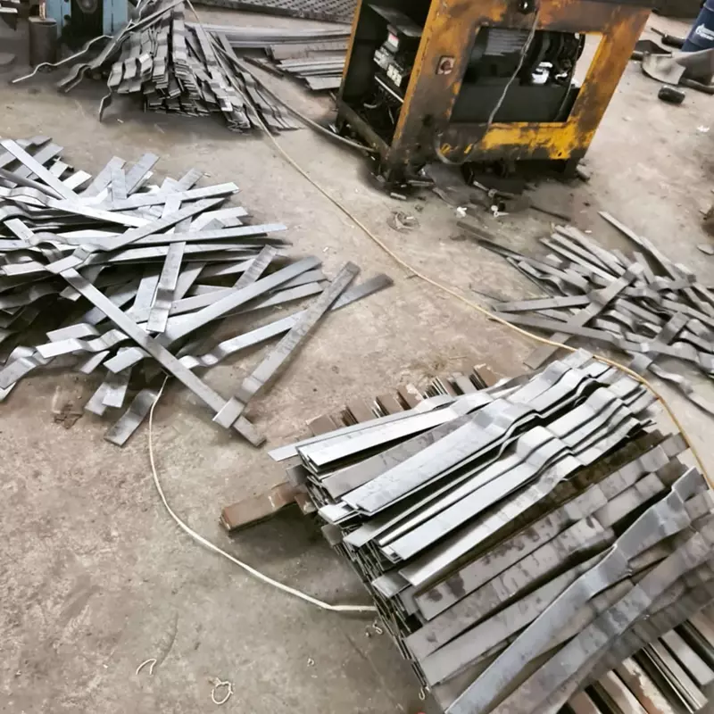 по запросу Изготовление кронштейнов для крепления накрывного материала на парапет