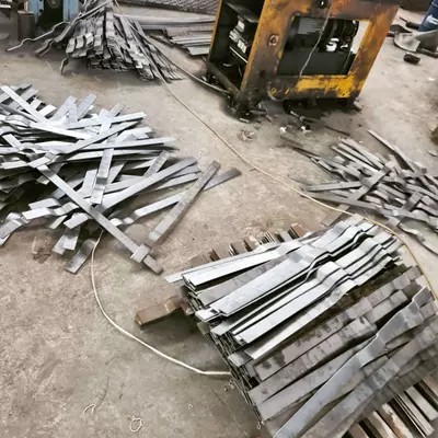 Цена по запросу Изготовление кронштейнов для крепления накрывного материала на парапет