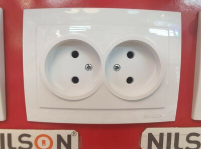 Розетка Nilson (2)