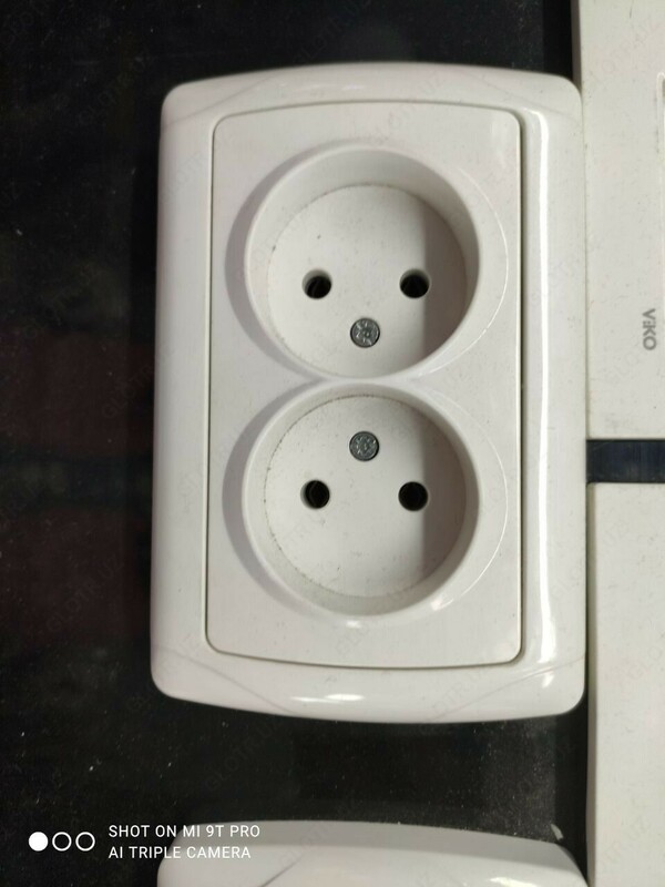 Розетка (2) Carmen