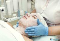 Yuzni tozalash bilan karboksioterapiya - 300 000 so'm