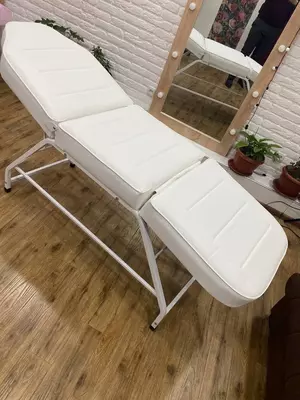 Кушетка профессиональная, кресло косметологическое