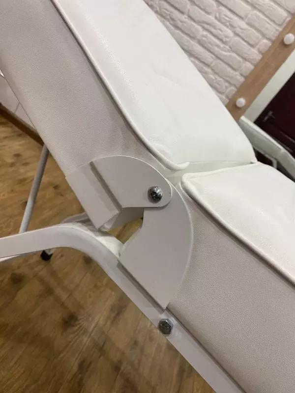 Кушетка профессиональная, кресло косметологическое