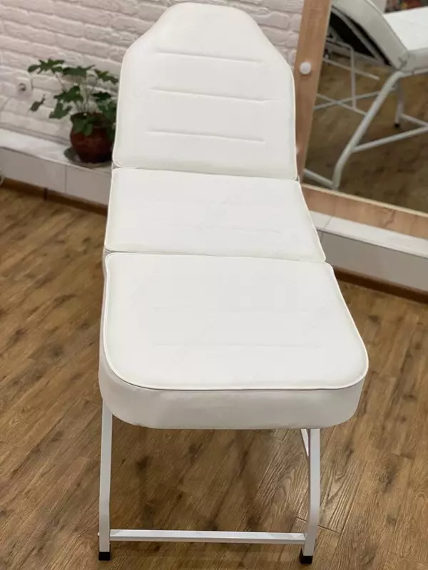 Кушетка профессиональная, кресло косметологическое