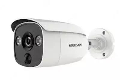 Цилиндрическая видеокамера Hikvision DS-2CE12D0T-PIRLO