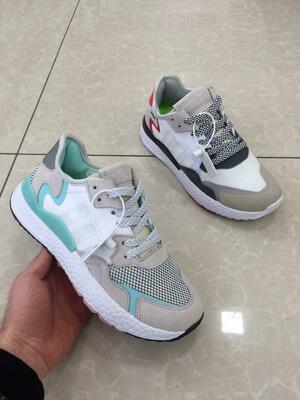 Kiyimlar (oq urg'u bilan kulrang) - 275 000 so'm / dona