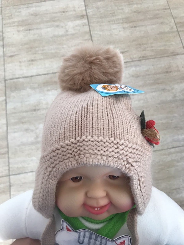 Детские вязаные шапочки с помпоном - по запросу
