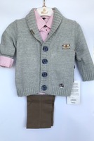 Yigitning uch qismli kostyumi