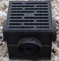 Дождеприемник пластиковый 300х300 в сборе с щелевой чугунной решеткой