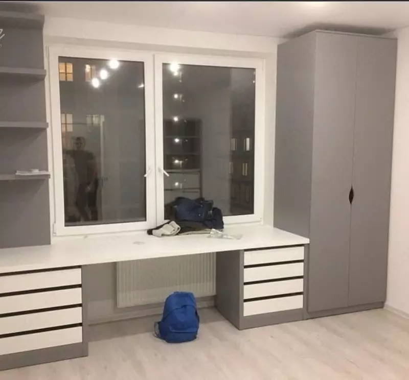 Stol / kompyuter Art 003