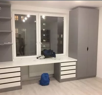 Stol / kompyuter Art 003