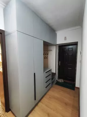 Шкаф для прихожей