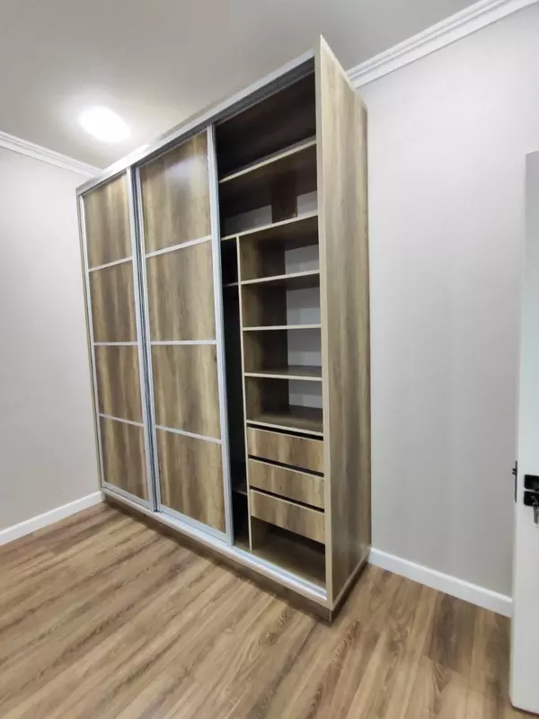 Шкаф-купе гардеробный 001